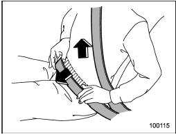 5. To make the lap part tight, pull up on the shoulder belt.