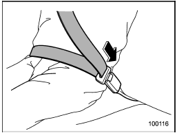 Push the release button of the center seatbelt buckle (on the left-hand side) to unfasten the seatbelt.