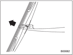 3. Pull the wiper blade assembly toward you to remove it from the wiper arm.