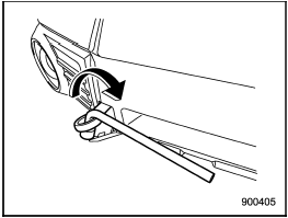 4. Tighten the towing hook securely