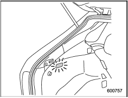 ON position: The light illuminates when the rear gate is opened. The light remains illuminated for several seconds and gradually turns off after the rear gate is closed.