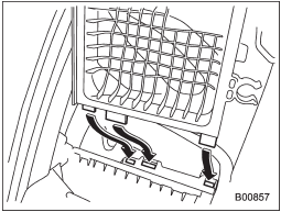 6. If the air cleaner case has been removed, insert the three projections on the air cleaner case into the slits on the air cleaner case cover.