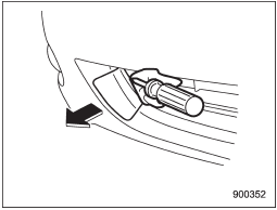 2. Pry off the cover on the front bumper using a screwdriver, and you will find a threaded hole for attaching the towing hook.