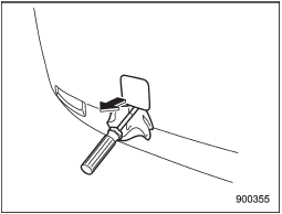 2. Pry off the cover on the rear bumper using a screwdriver, and you will find a threaded hole for attaching the towing hook.